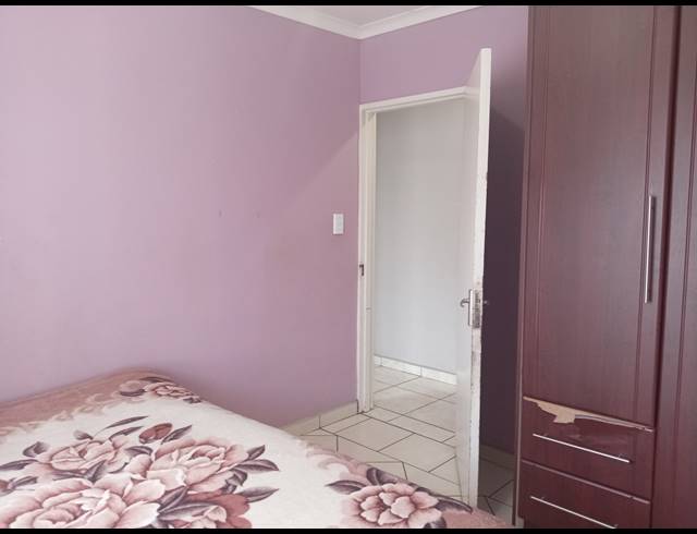 3 BEDROOM FREEHOLD FOR SALE IN LEACHVILLE